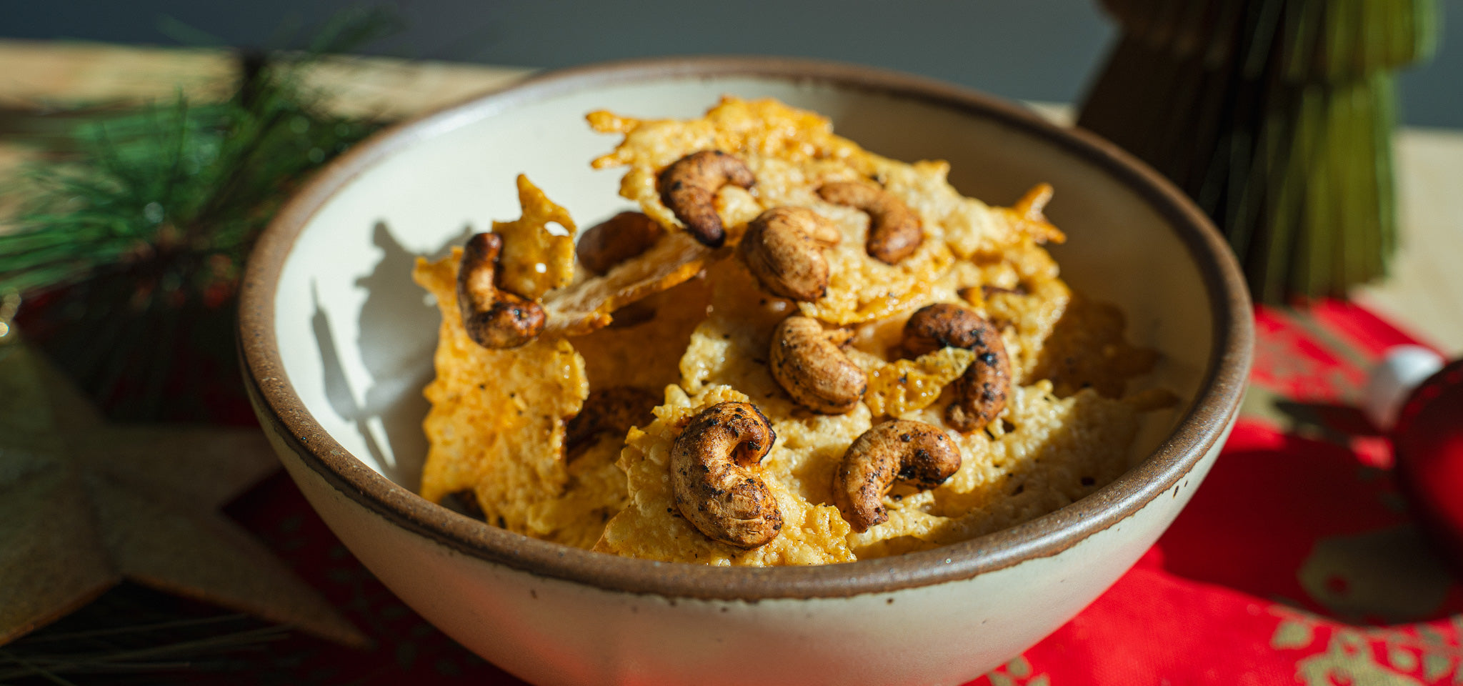 Black Pepper Cashews Parmesan Crisps