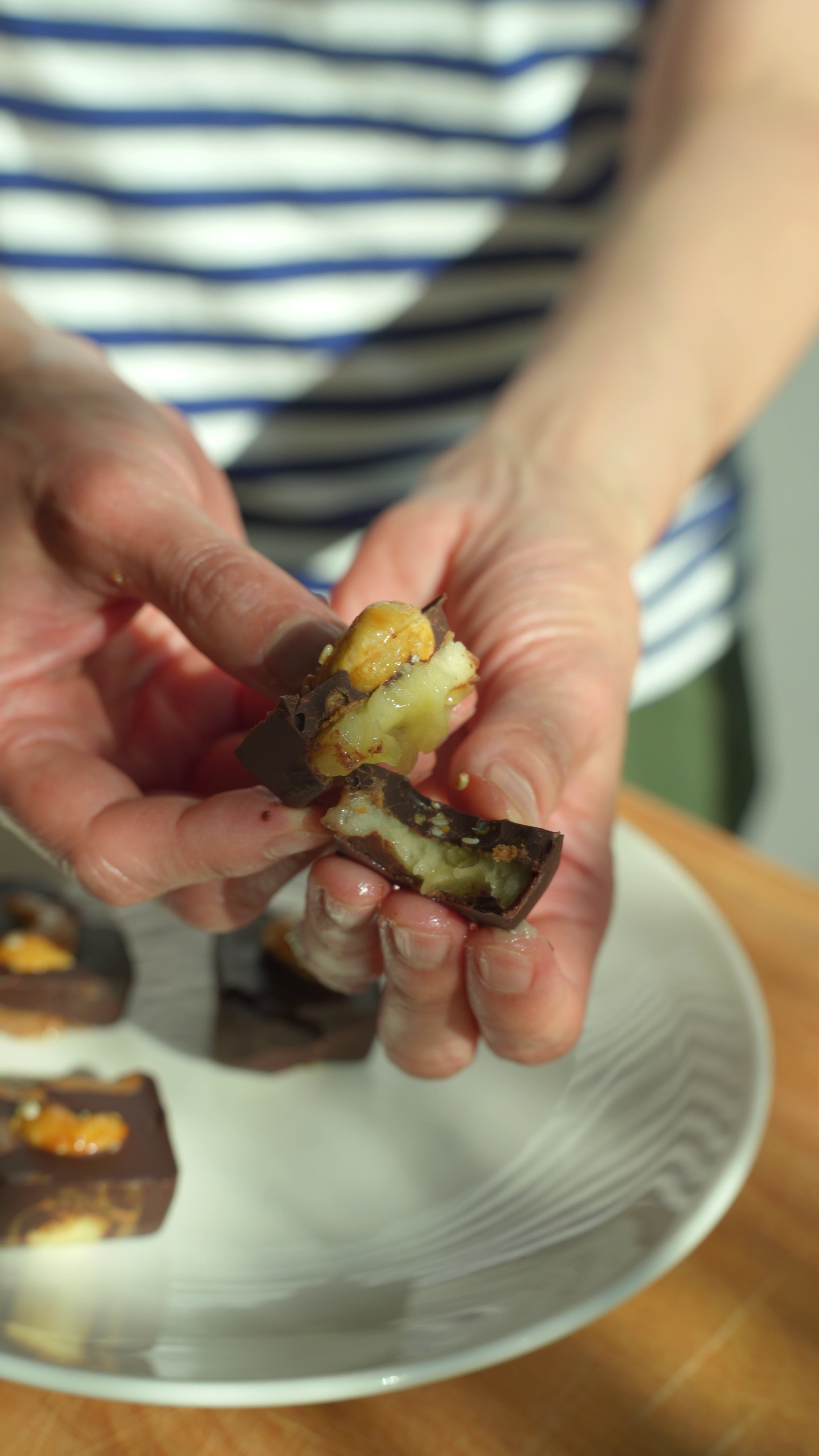 Healthy Crunchy Chocolate Bites