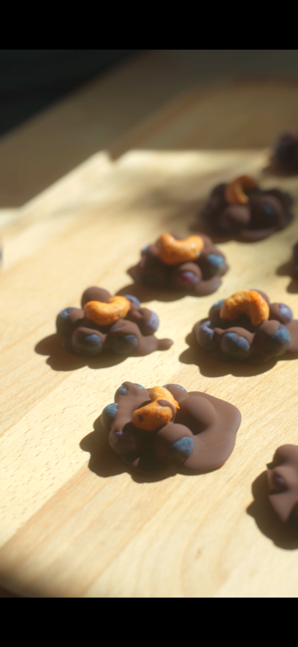 Blueberry Chocolate Clusters